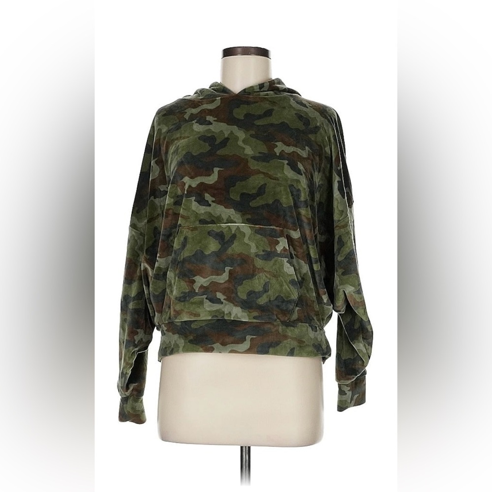 American Eagle Camo Pullover Hoodie Size Medium